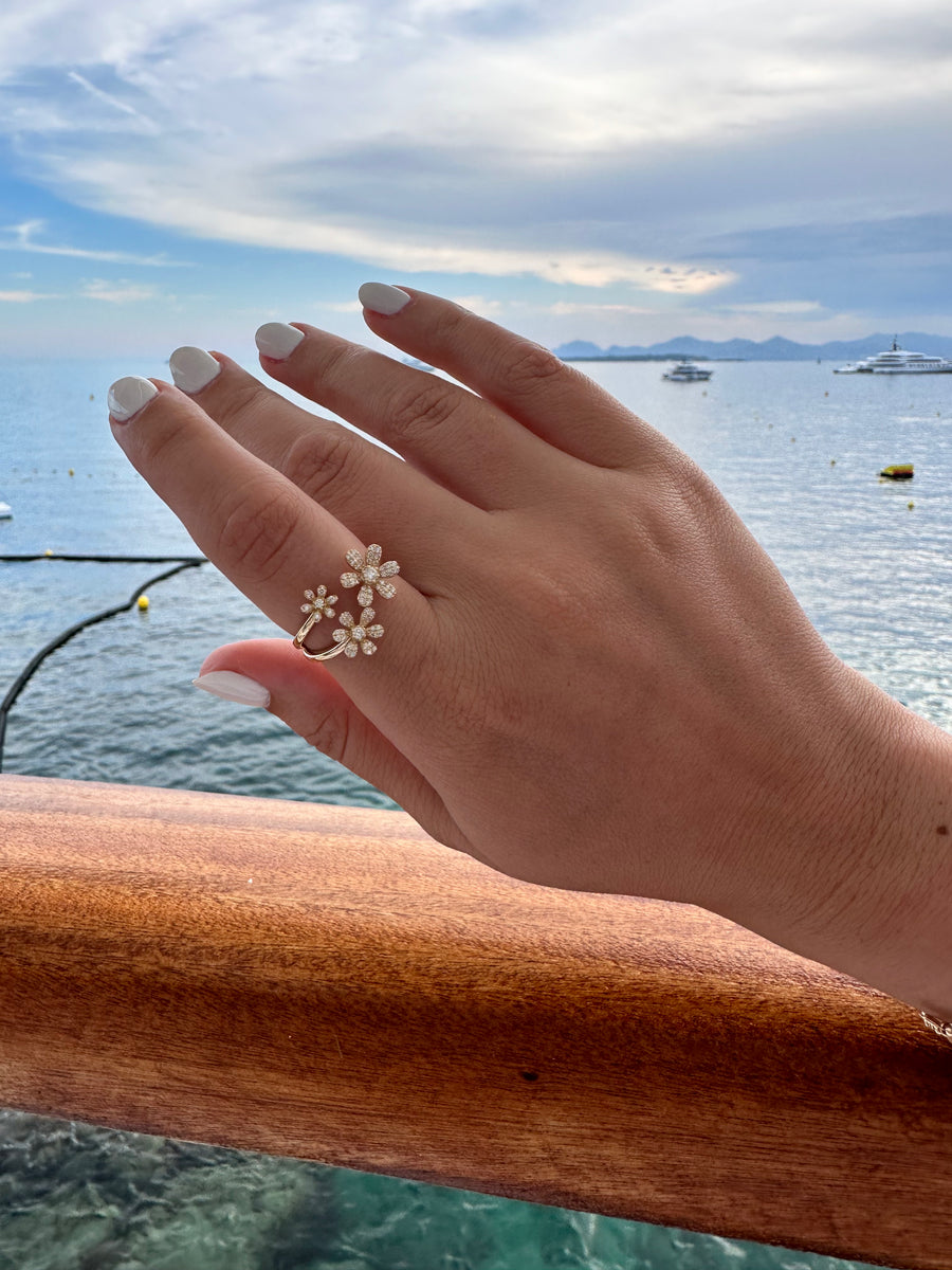 Three flower 2025 diamond ring